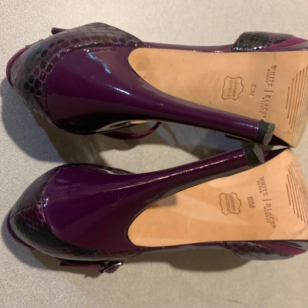 White House Black Market Purple/Black Snakeprint/Suede/Patent Platform Sandals M